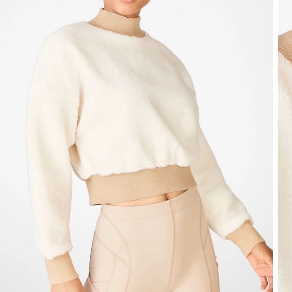 Fabletics Malia Polar Fleece Teddy Sherpa Crew Neck Pull Over Sweater Medium.